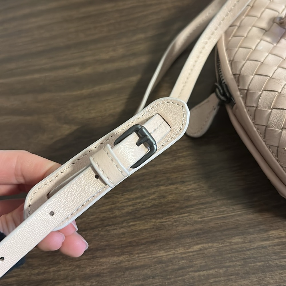 Bottega Veneta Nodini Leather Crossbody Bag - Picture 2 of 9